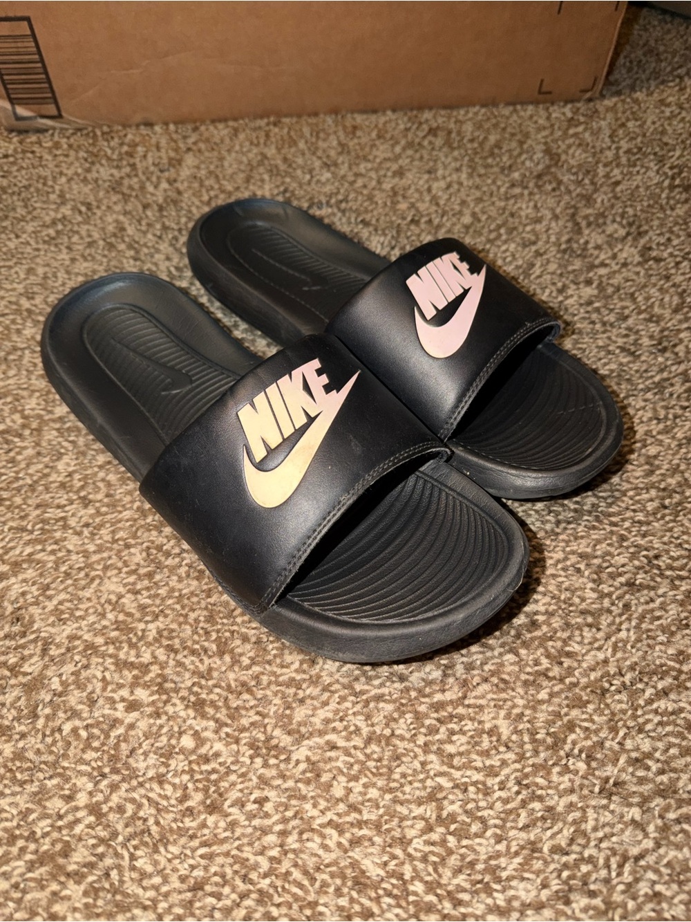Women’s Nike Slides Size 9